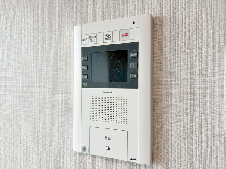 その他 誰が来てもわかる様にモニター付きインターホンを設置。