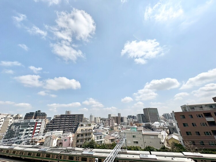 その他 眺望や窓からの景色が良いと、家で過ごす時間も快適です。