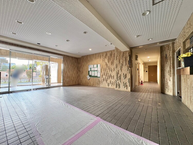 エントランス エントランス内部は、管理が行き届き清潔な共有スペースとなっています。