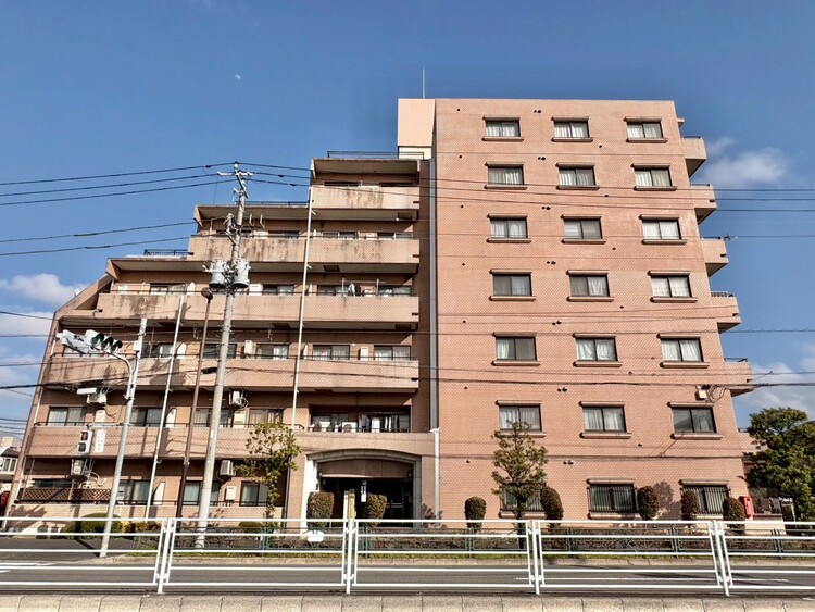 外観 現地に足をお運びいただいた際には、周辺散策などをお勧めいたします。