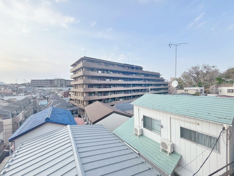 バルコニー 頬をなでる、優しい風を感じることが出来ます。