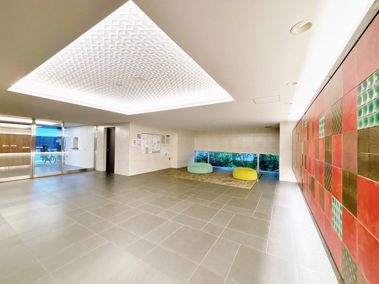 エントランス エントランス内部は、管理が行き届き清潔な共有スペースとなっています。