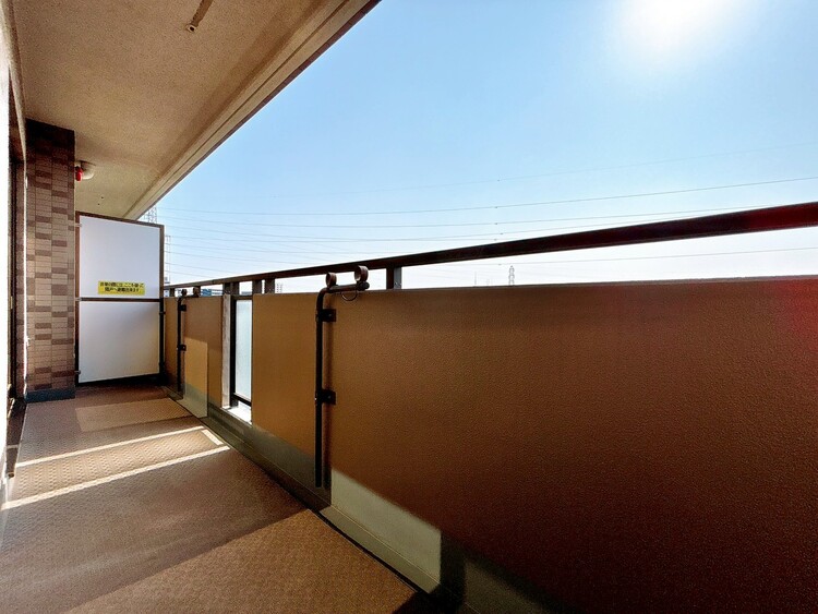 バルコニー 暮らしの中で、光と風を演出してくれるバルコニー。