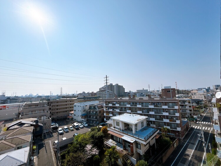 バルコニー 頬をなでる、優しい風を感じることが出来ます。