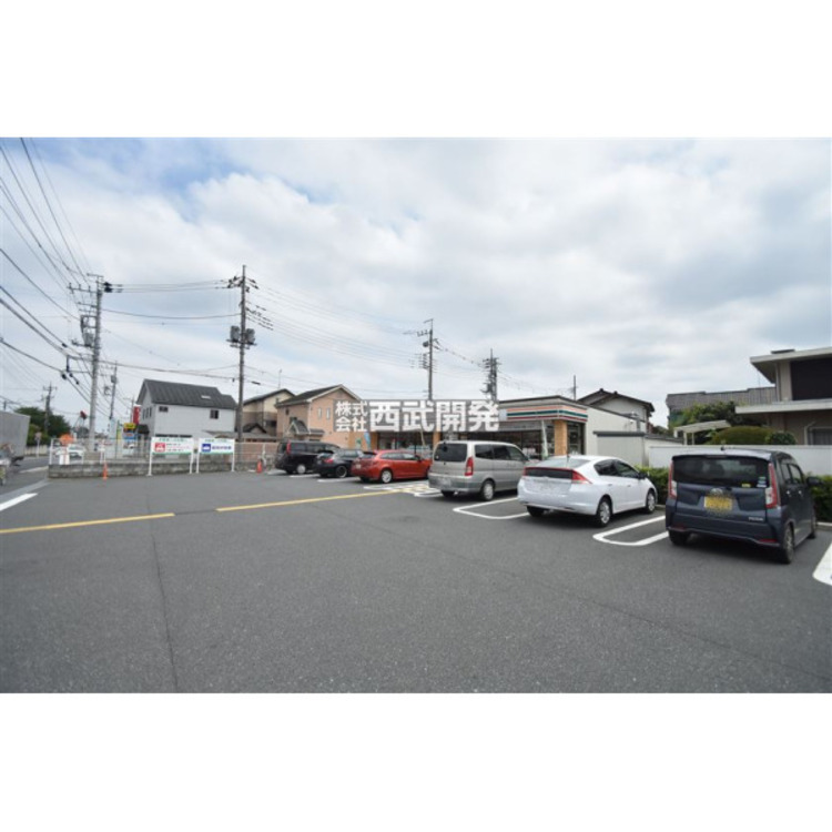 周辺 セブンイレブン所沢上安松店(約800m)