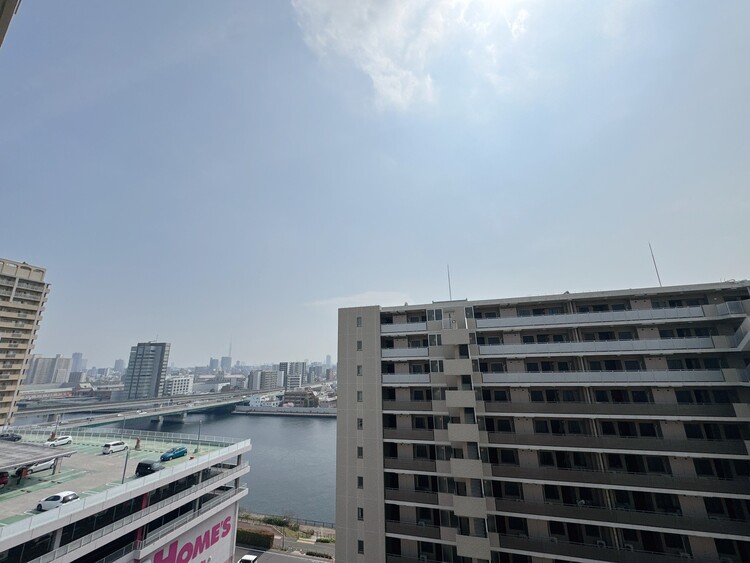 バルコニー 頬をなでる、優しい風を感じることが出来ます。