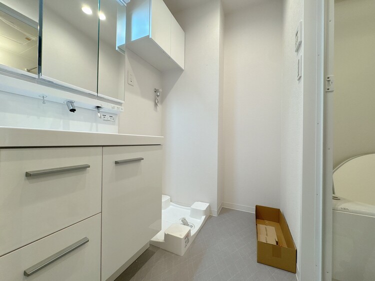 洗面 清潔感と心地よさを重視した、上質感漂うパウダールーム。