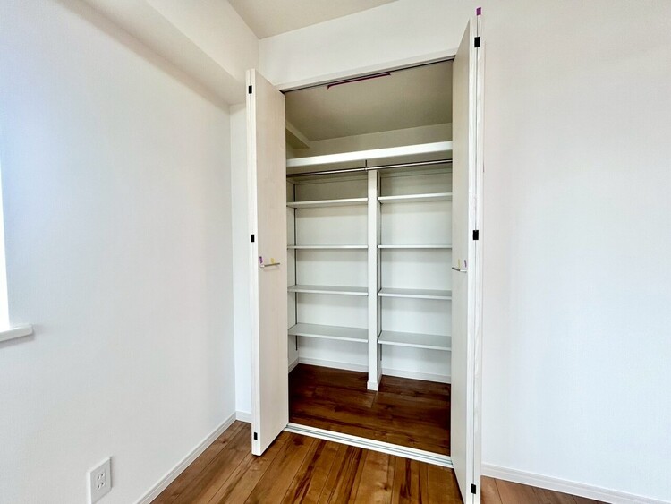 その他 収納スペースが付いていて、お部屋を広く使っていただけます。