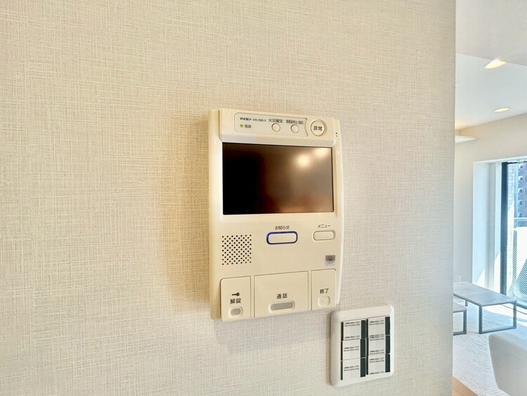 その他 誰が来てもわかる様にモニター付きインターホンを設置。