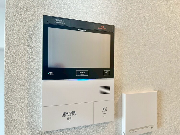 その他 室内にはインターホンを設置。快適と安らぎを合わせた優しい設計。