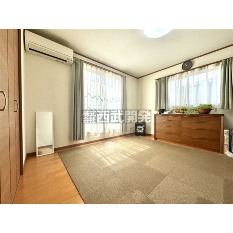 内装 2階洋室 9.5帖