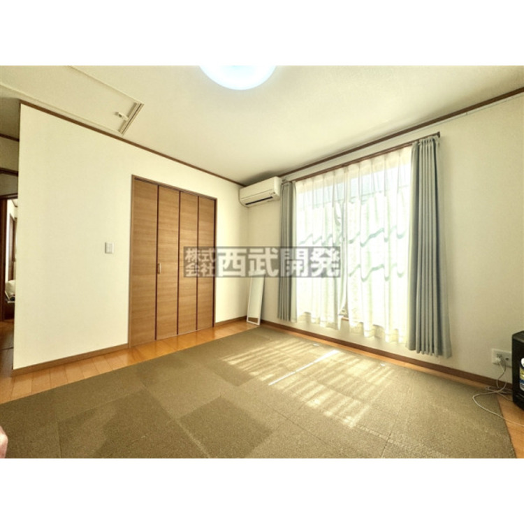 内装 2階洋室 9.5帖