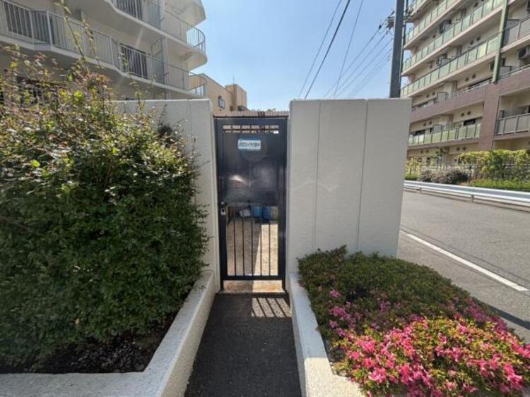 その他 敷地内に設けられたごみ置き場。