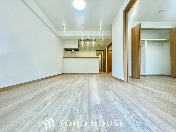 内装 感性を育むプライベートルームはシンプルでスマートな空間。好みの空間で読書をしたり、音楽を聞いたりと一人の時間も充実したものにできます。