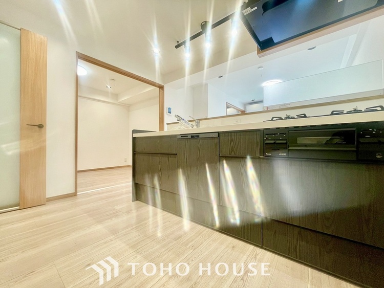 キッチン 【KITCHEN】◆家族のおはよう◆の声を笑顔で迎えてあげられるシステムキッチン。朝ごはんが楽しみでちょっと早起きしたくなるんです。