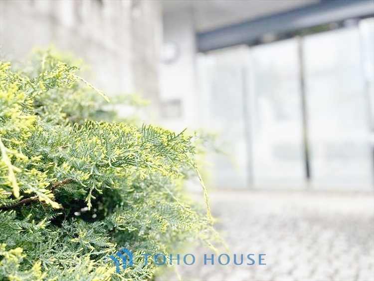 内装 ◆時を忘れる場所◆ここにはみんなが集い、食事と楽しい会話が始まる。話に夢中になりすぎて、ついつい時を忘れ夜半過ぎになってしまう。そんな束の間の幸せを感じさせてくれる場所でありたい。