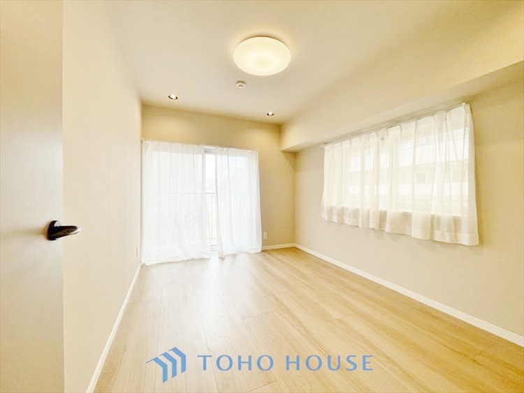 内装 ◆癒しの空間◆室内構成に拘り採光とセンスを散りばめた空間。それは『柔らかさ』に似た素敵な居場所。そこに暮らす人のことを考えつくり出したものは『癒し』という心地よい居場所なんだと思う