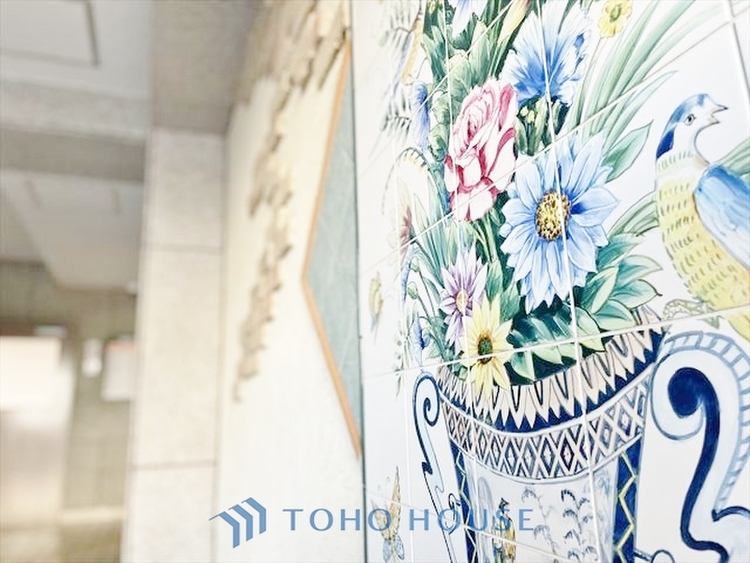 外観 ◆水面に映る◆紅葉を纏った山々を眺め、美しさのあまり感嘆のため息を漏らした事は無いだろうか。いつしか忘れかけていた自然の美しさと力強さを思い出させてくれる、そんな景色がここにもある。