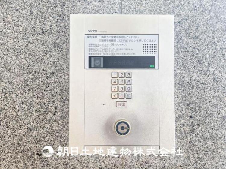エントランス 【オートロック】マンション敷地内はオートロック付きで安心のセキュリティ。