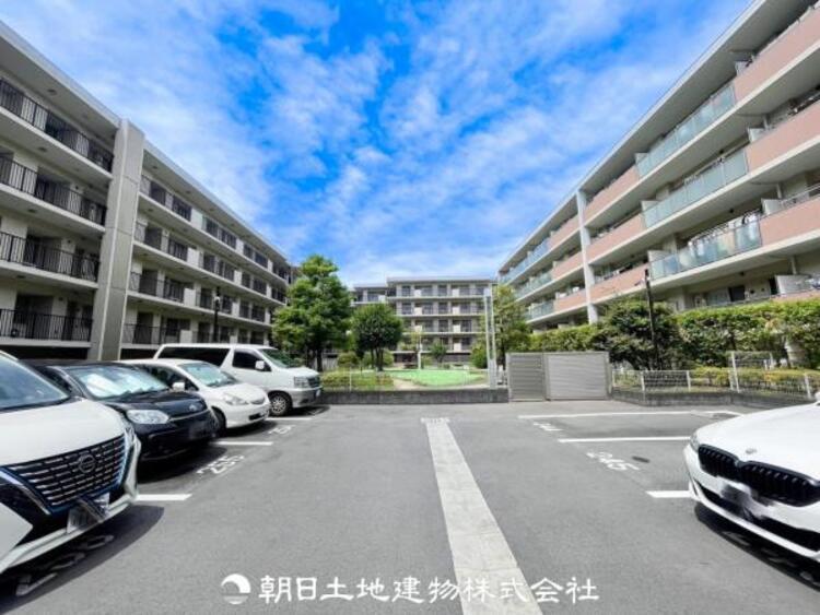 外観 【外観写真】無駄のないデザインと落ち着いたカラーリングが特徴のシンプルモダンな住宅。機能性と美しさを兼ね備えた外観です。