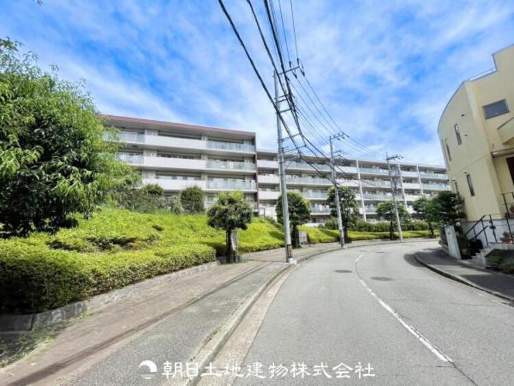 外観 【外観写真】自然素材を活かした外観が魅力のナチュラルテイストな住宅。周囲の景観と調和し、心地よい暮らしを提供します。