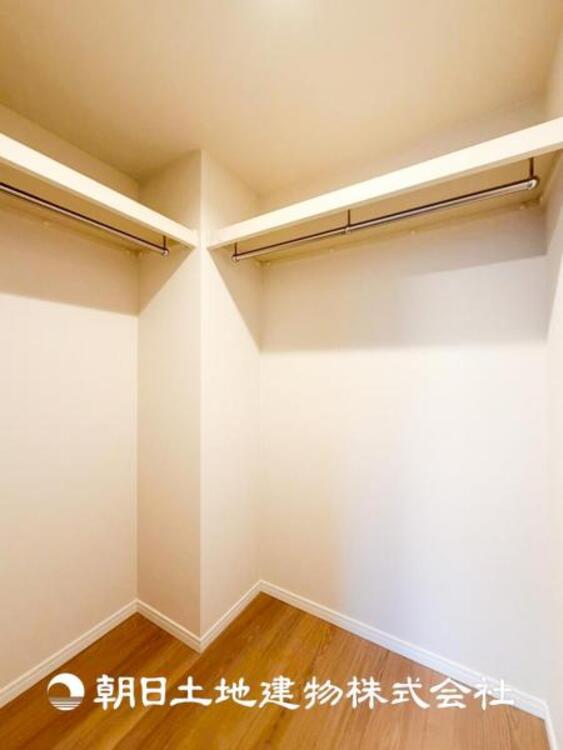 収納 【WIC】収納に便利なウォークインクローゼットがあり、衣類をまとめてしまえるので管理がしやすいです。
