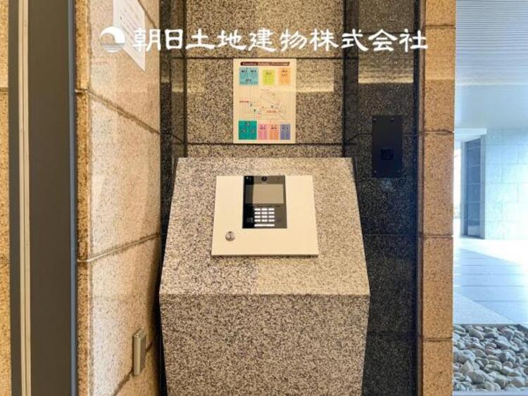 設備 【オートロック】マンション敷地内はオートロック付きで安心のセキュリティ。
