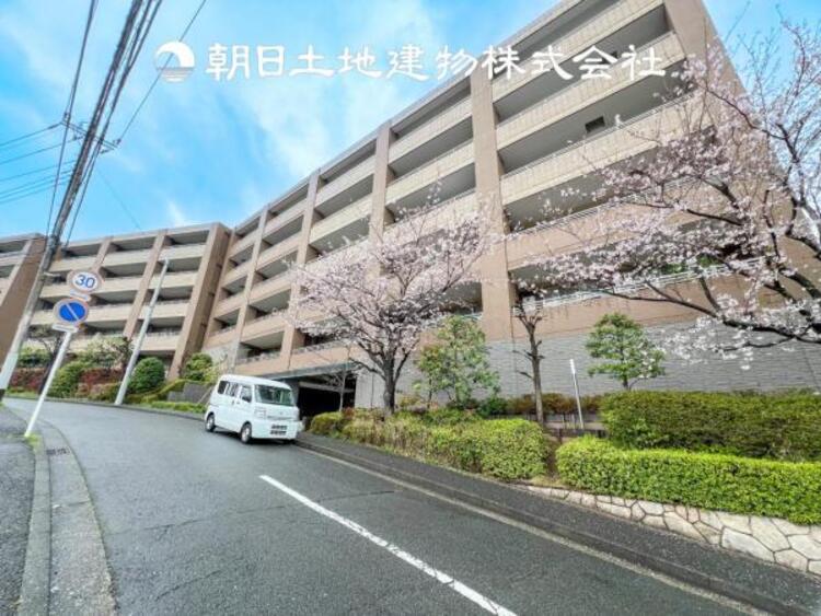 外観 【外観写真】自然素材を活かした外観が魅力のナチュラルテイストな住宅。周囲の景観と調和し、心地よい暮らしを提供します。