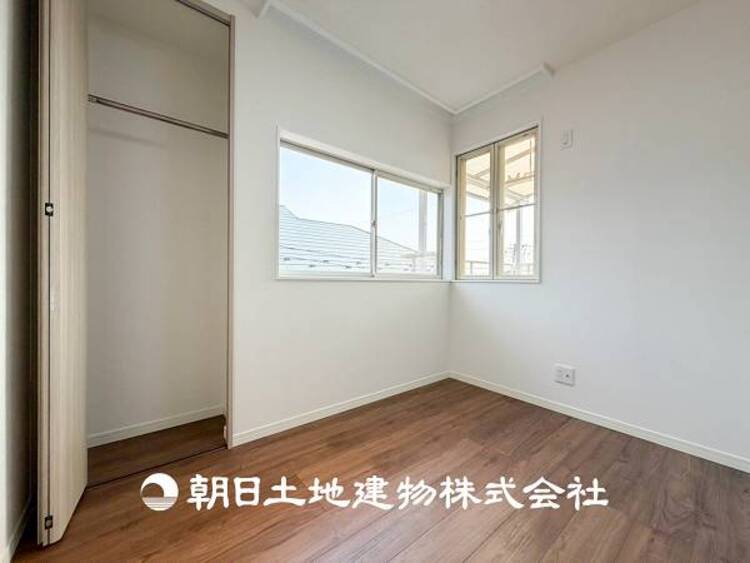 内装 【洋室】一人時間を快適にすごせるように、落ち着いて過ごせる癒しと寛ぎの空間が欲しい。そんな願いを叶えました。