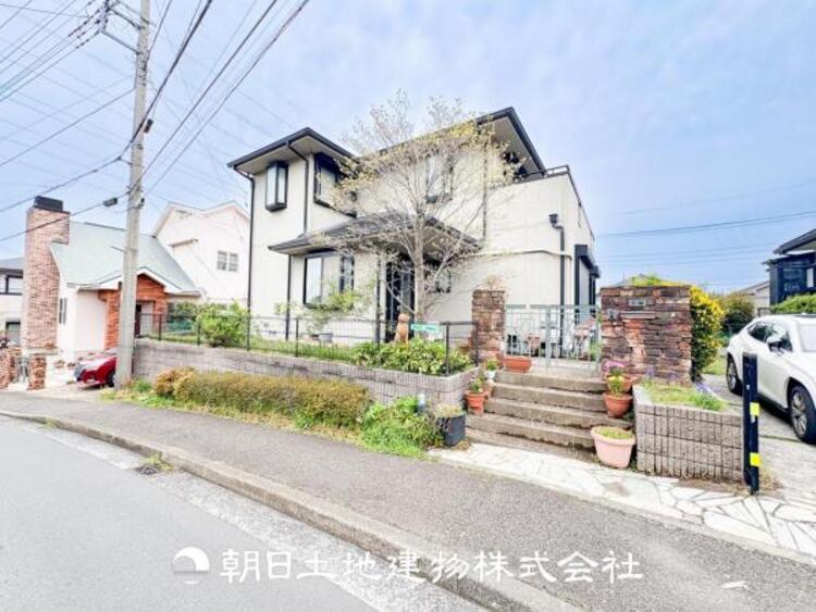 その他 【外観写真】時間のゆとりと空間、暖かな陽光がもたらす光と風を独占してください。
