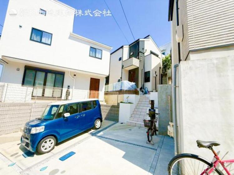 外観 自慢したくなるマイホーム！流行に左右されない上質な佇まい！！　満たされる時間をじっくり堪能できそうです　洗練されたものにふれることでもっともっと『おうちじかん』が充実したものになるでしょう！ 