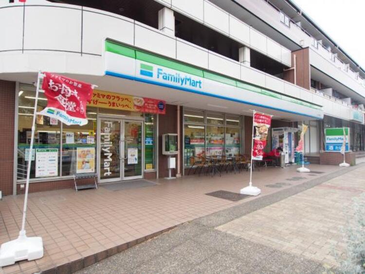 周辺 ファミリーマートこどもの国店まで約732ｍ