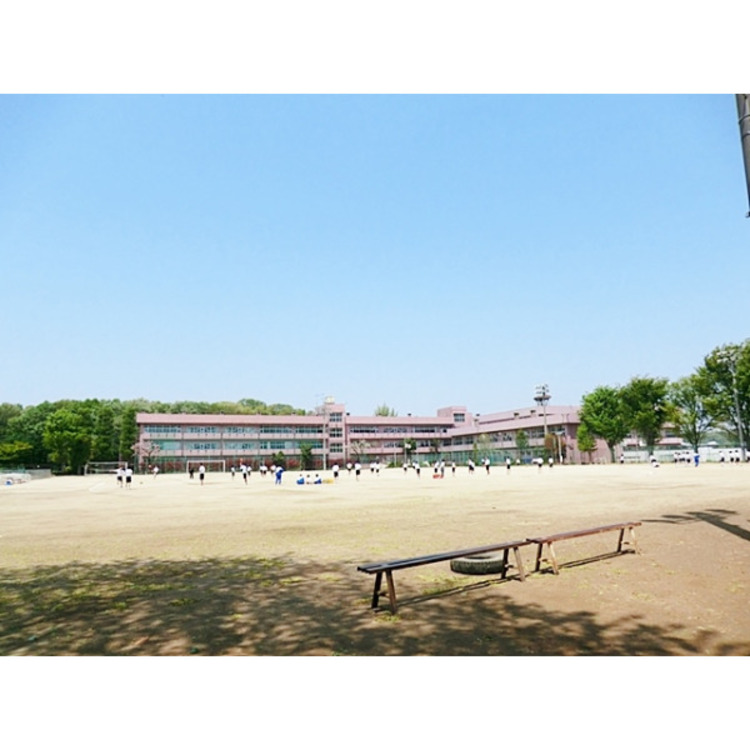 周辺 新座市立新座中学校(約1900m)