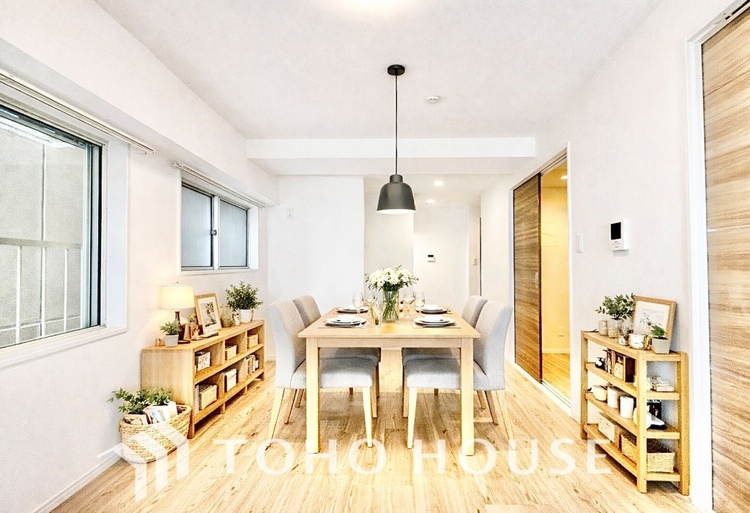 内装 【LIVING】◆住む喜び、楽しさ、感動◆を君と共有したい。いつまでもずっと家族を見渡せるこの広い空間で。