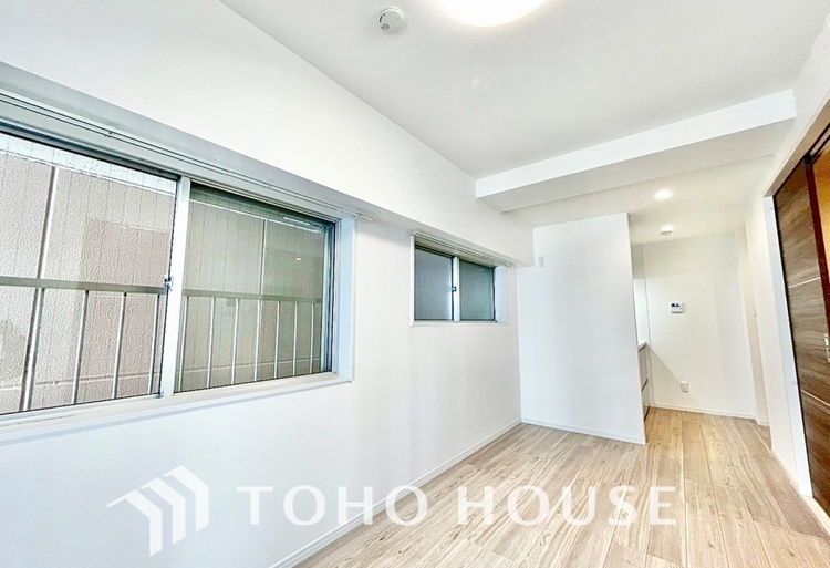 内装 ◆瀟洒な空間◆落ち着きのある彩が見事に調和させた瀟洒な空間を演出。ここに集まる家族の会話と笑顔が絶え間なく続く幸せな空間。