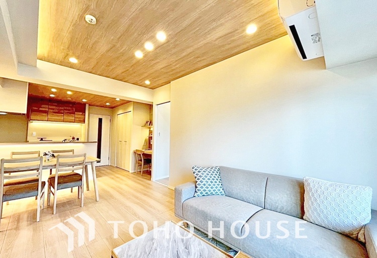 内装 「想像していた以上に広い」が写真を撮っているときの感想です。家事動線に配慮したプランによりご家族がくつろげる明るく広い空間が確保できました。