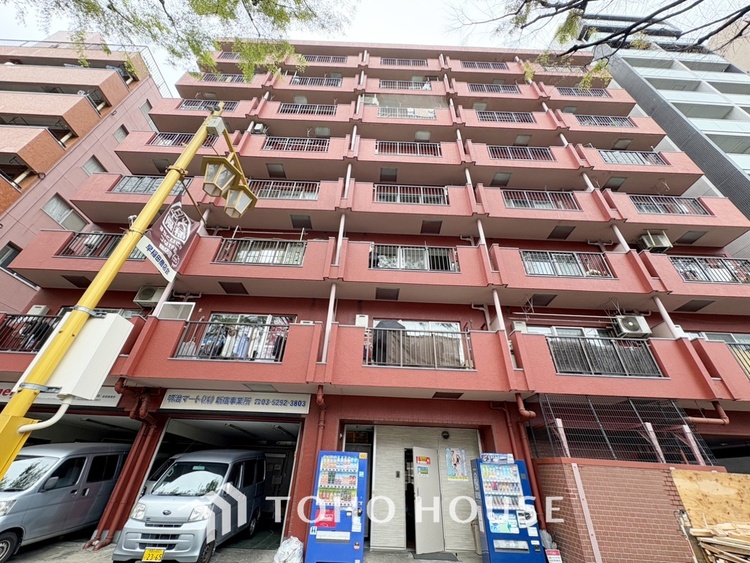 内装 【smart design】◆スマートデザイン◆太陽の光をスマートにリビングへ。優しくいざなわれた採光が朝は目を覚ませ、昼はくつろぎ、そして夕刻には温もりを与える。他にはないおしゃれなデザインで。