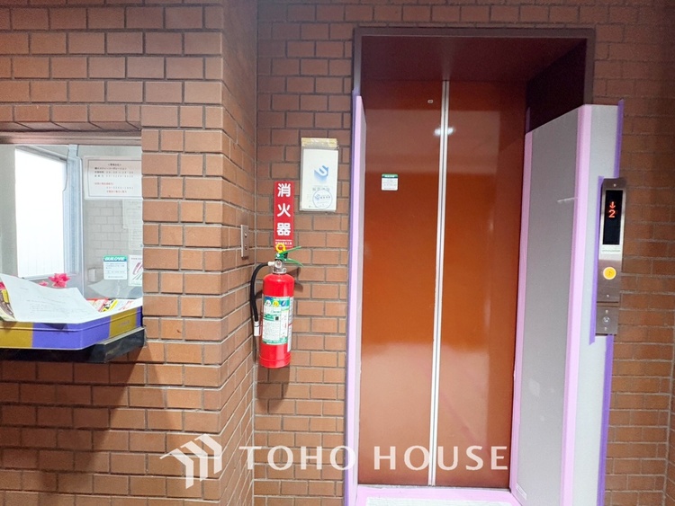 収納 【Shoes in closet】靴を美しく収納できて、マジックのように玄関がすっきりします。ベビーカー、ゴルフ道具、アウトドア用品など、外で使用するアイテムを玄関ドアの近くに収納できます。