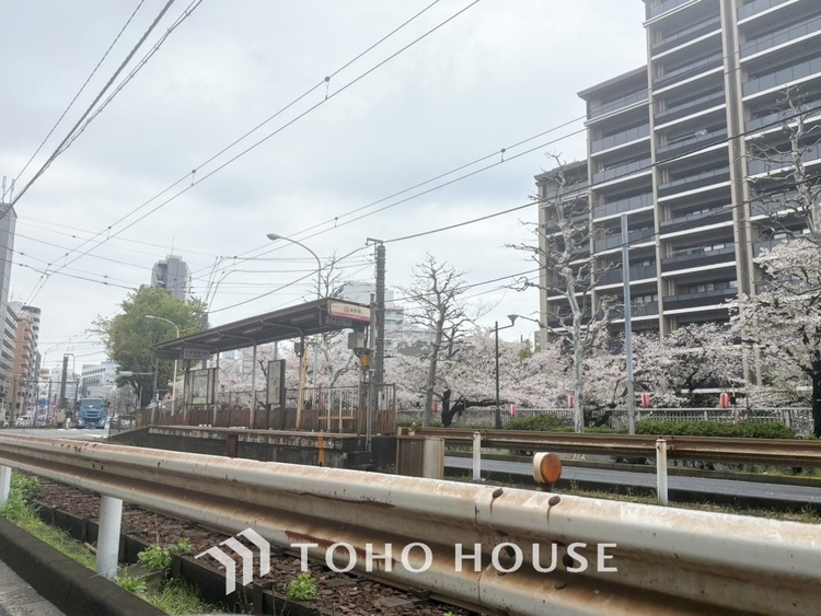 その他 【House of the Sun】太陽の温かな光がお家全体を照らす。そこには目を輝かせ笑顔で見つめてくれる君がいて、「ただいま」の言葉がこだまする。そんな君の瞳に恋している。