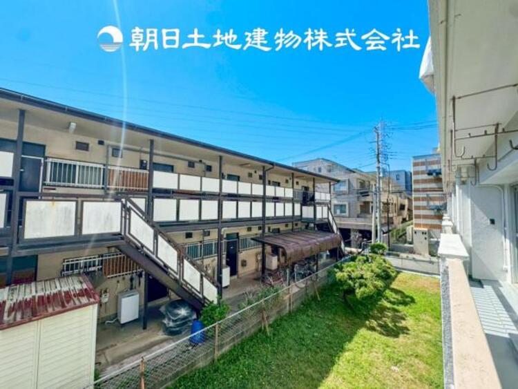 その他 【眺望】青く気持ちのいい空が見渡せるゆとりのあるバルコニー。気持ちよい風を感じて、ワクワクする暮らしがはじまります。