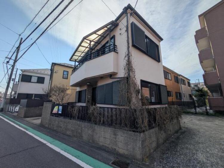 外観 住みやすさとデザイン性を両立させた欲張りな住宅が登場しました　相反しがちなことが相互作用でより良質に！本物だけが表現することができる質の高い機能美はよきものをつなげた古くからの伝統と最新技術の結晶です