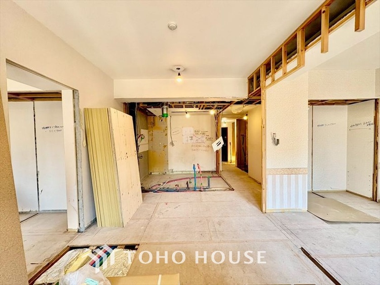 内装 現在改装中◆simple is best◆無駄のない綺麗なつくりのリビングルームであなただけの暮らしを。