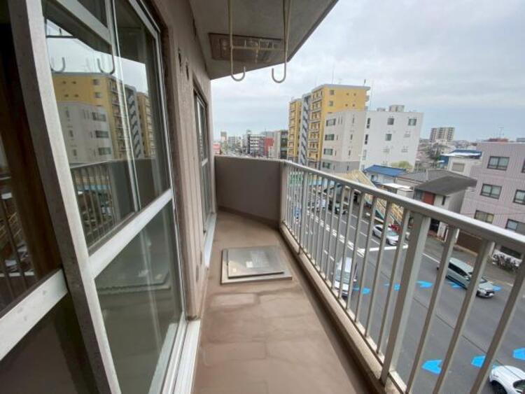 バルコニー 開放感のあるバルコニーで、毎日の暮らしにゆとりをプラス。