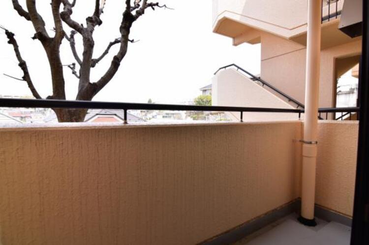 設備 心地よい風や陽光を楽しめるバルコニー。洗濯物を干すだけでなく、アイデア次第で多彩にお楽しみいただけます。