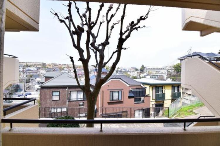 その他 開放感のある眺望。季節による景色の変化を　日常の生活と共に感じてください。