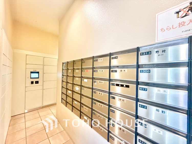 内装 ◆隠された美しさ◆流麗な音楽が流れているような繊細でいながら整然かつ堅牢なこの空間。この空間は確かに美しい。しかし、そこには美しさ以上のものが隠されている。