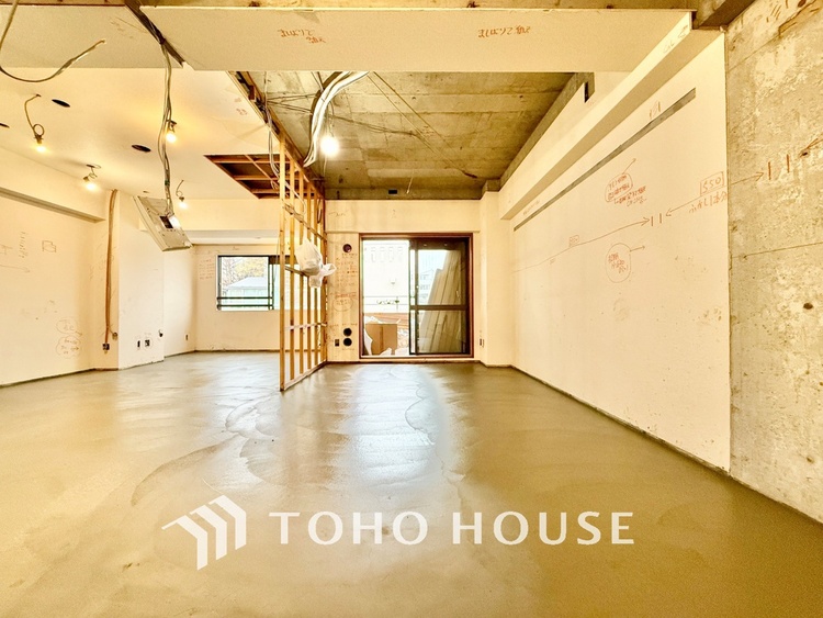 内装 ◆子供部屋◆冷涼な風、そよぐリビング。だんらんの場所はここから始まり、ここで終わる。家族の笑顔が集う素敵な場所だから、こだわり抜いた思いが詰まっているのだと思う。