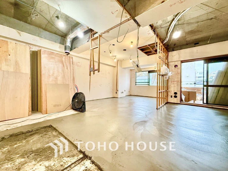 内装 ◆隠された美しさ◆流麗な音楽が流れているような繊細でいながら整然かつ堅牢なこの空間。この空間は確かに美しい。しかし、そこには美しさ以上のものが隠されている。