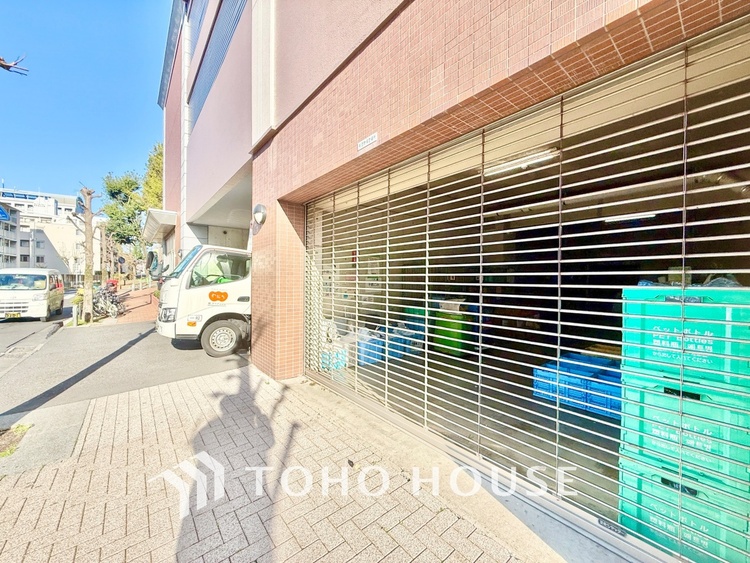 内装 ◆ここに在る◆事も無げに美しく、伝えるには筆舌に尽くし難い。豪華絢爛や華美と言う事ではなく、住まう者にとって暮らし易く心地がいいと言う美しさがこの住まいには込められている。