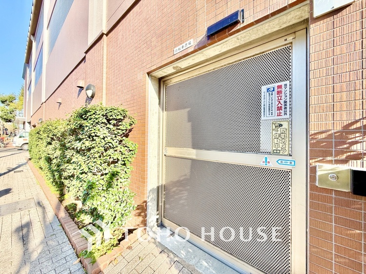 内装 ◆闇夜の輝き◆オレンジ色の光は大人になった今の僕にはわかる。1日の終わりを伝えに来たわけではなく、また明日が来る方へ導いてくれた事を。